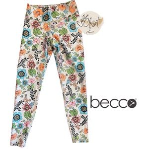 Becco Leggings size Medium